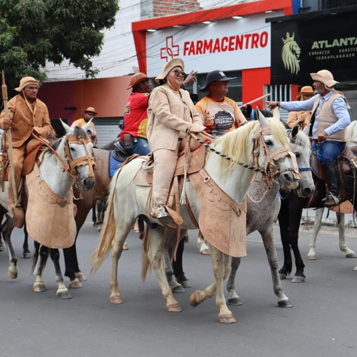 Com cavalgada, missa e shows, Nordestina realiza 14ª edição da Festa de Vaqueiros e Fazendeiros
