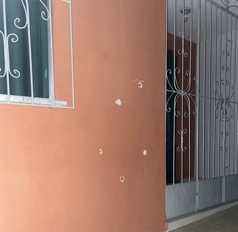 VÍDEO! Empresário conhecido ataca casa da ex com cinco tiros, em Santaluz, e é preso