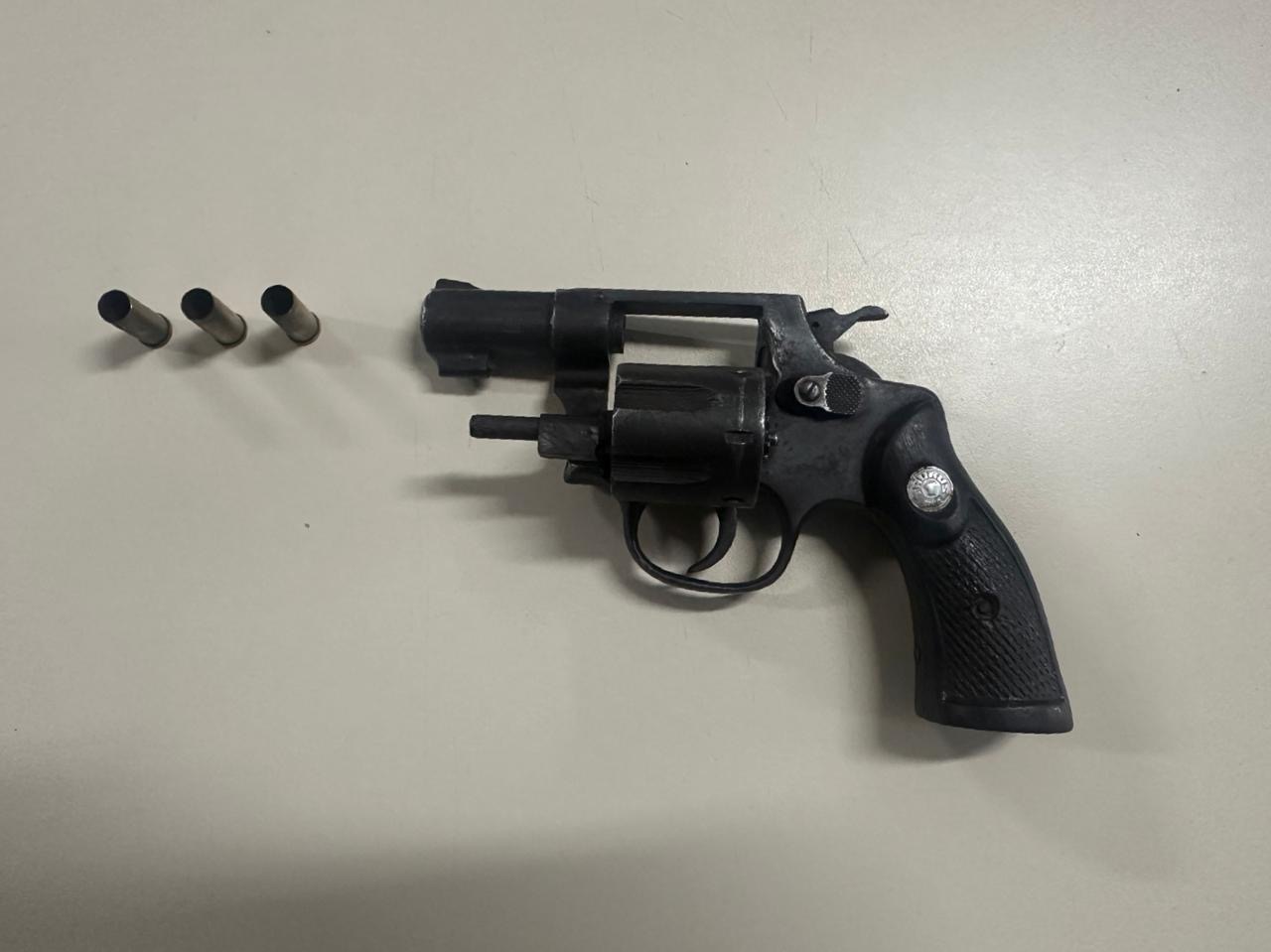 Nasceu de novo! Homem é alvo de três tiros, acaba esfaqueado e sobrevive