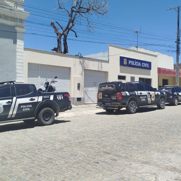 Operação em Queimadas: polícia prende dois, suspeitos de homicídio e estupro