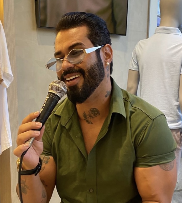 Cantor Jones Mesquita, da banda Página Virada, morre após grave acidente