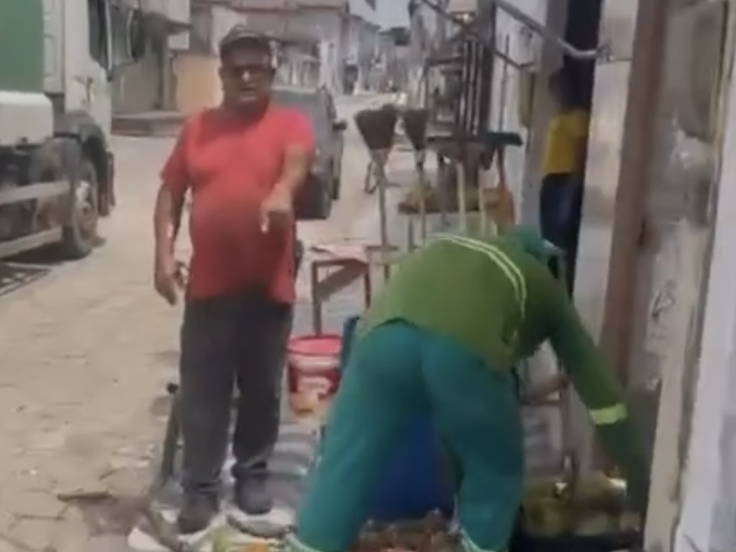 ”Vagabundo”: garis são humilhados durante o trabalho e vídeo flagra tudo