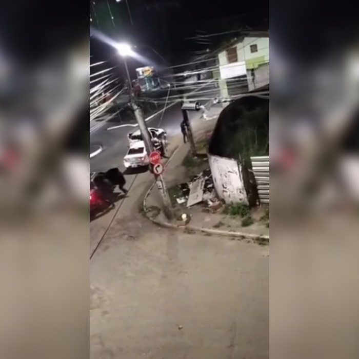 Vídeo mostra adolescente sendo assassinado com vários tiros, na Bahia